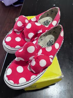 Classic Disney Minnie Vans
