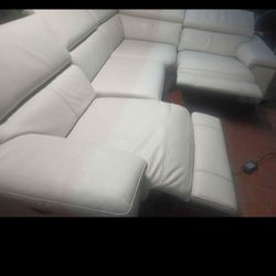 SECTIONAL 💯% LEATHER RECLINER ELECTRIC WHITE COLOR.. DELIVERY SERVICE AVAILABLE 💥🚚💥