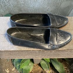 Black Leather Women’s Flats