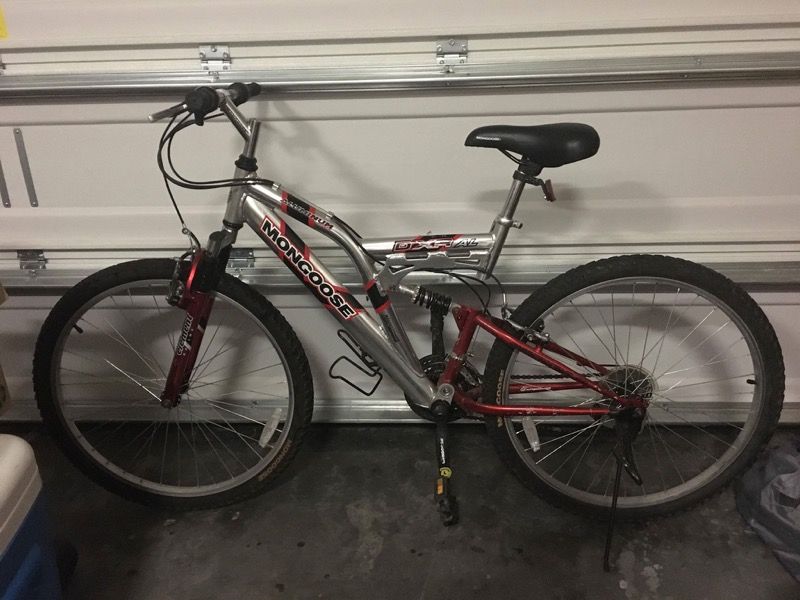 26" Mongoose DXR AL Aluminum Mountain Bike 21 speed Silver/Red