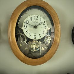 Singing Moving Clock