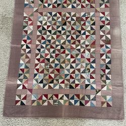Small Pinwheel Quilt