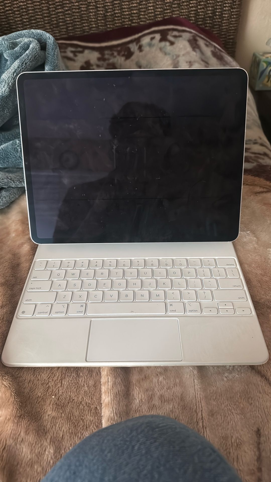 iPad Pro M1 256GB WIFI & Cellular With Apple Keyboard