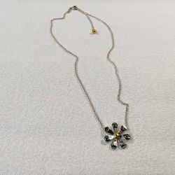 Cross-coloring Necklace