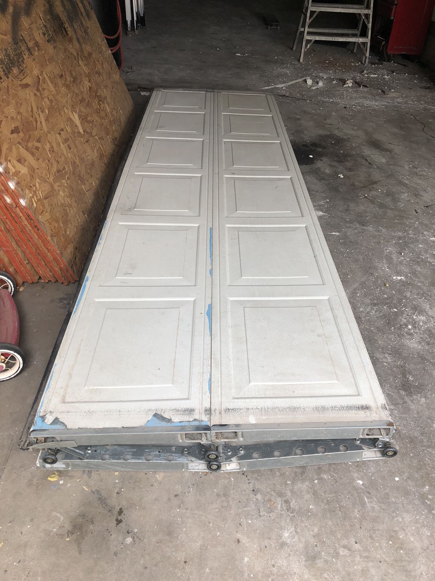 Garage Door (FREE)