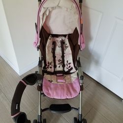 Lightweight foldable/ portable stroller