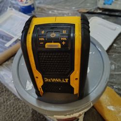 DeWalt 20v Bluetooth speaker