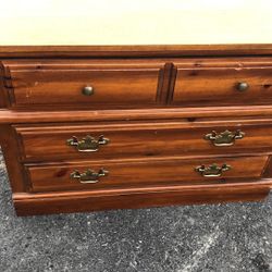 40”wx18”dx30”h  Dresser