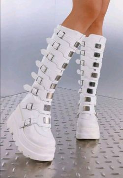 White Platform Boots! [Women's size 8.5]