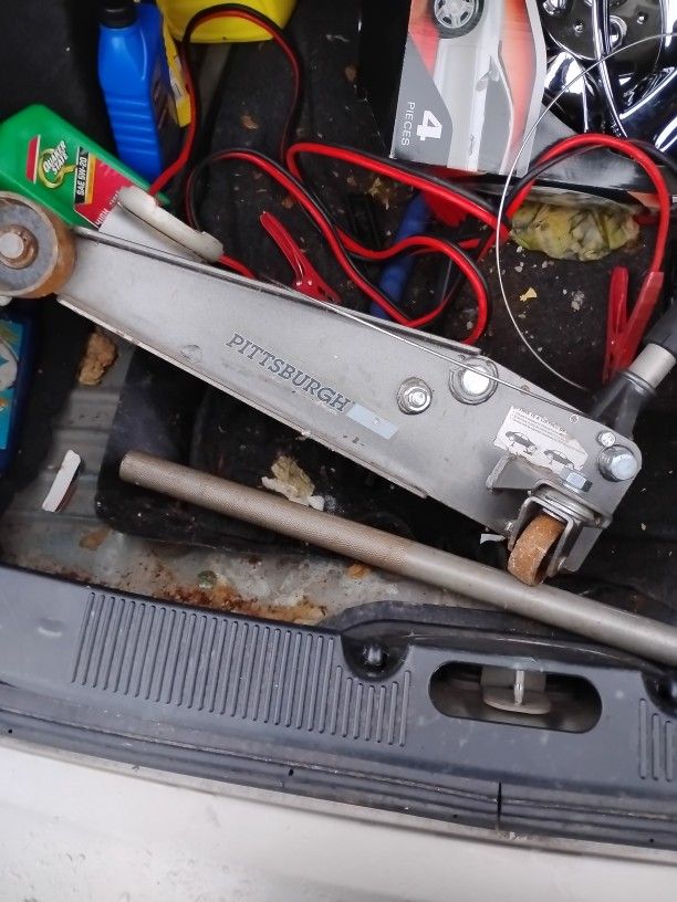 Pittsburgh 2 Ton Jack Floor Jack