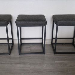 3 Bar Stools 