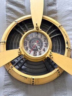 PROPELLAR AIRPLANE WALL CLOCK