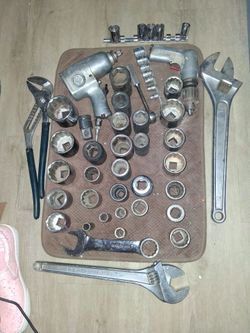 Craftsman,Mac,snap on,something denum i think .