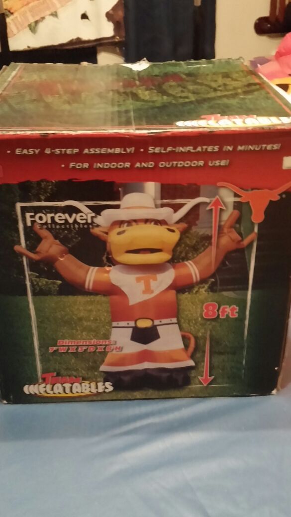 Bevo longhorn inflatable 8 ft tall