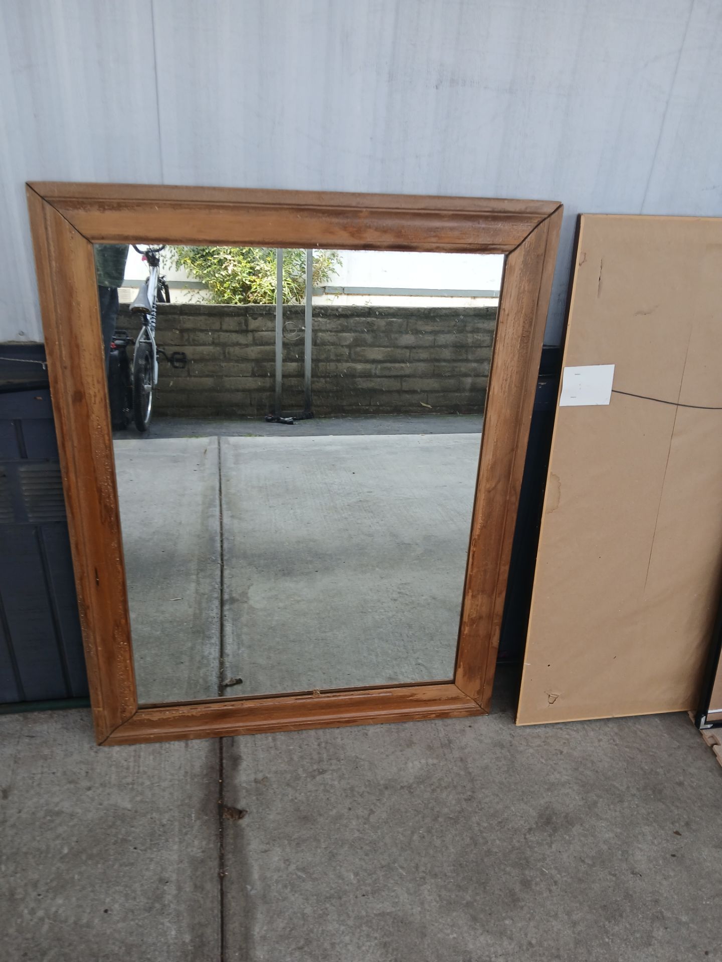 Free mirror and framed poster