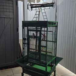 Jaula Verde Para Aves En Buenas Condiciones. 