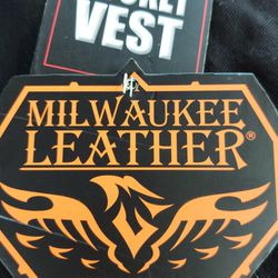 Sz 6 XL Milwaukee gun Vest / Biker Vest