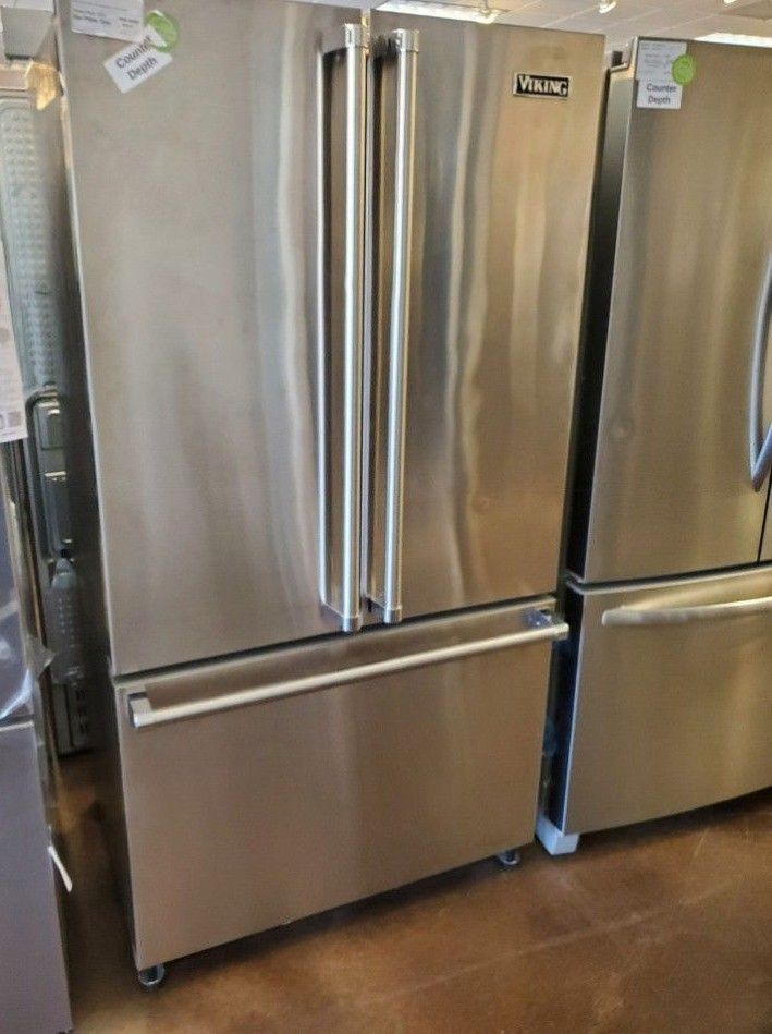 Viking Counter Depth Refrigerator XIG