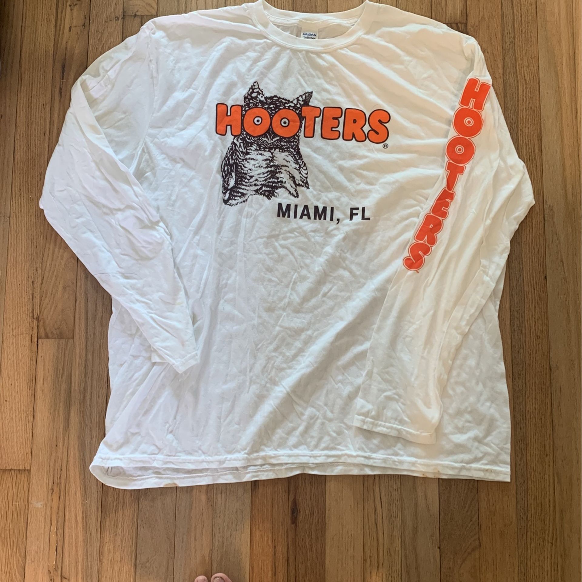 Hooters Miami Booby Trap T-Shirt 2XL