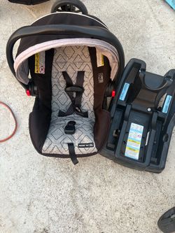 Graco SnugRide 30LX Infant Car Seat with Base