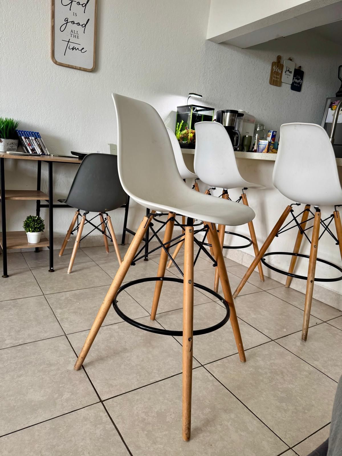 Bar Stools (4 Chairs )