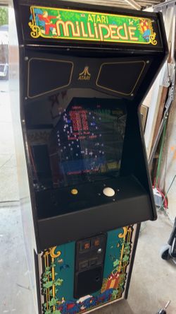 Arcade Atari 1983 Millipede Upright w/ Tons of Extra Parts 
