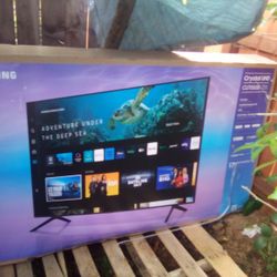 Brand New Samsung CU7000 70 Inch Smart TV
