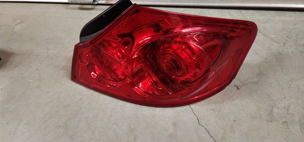 Used 2012 Infiniti G25 Taillights