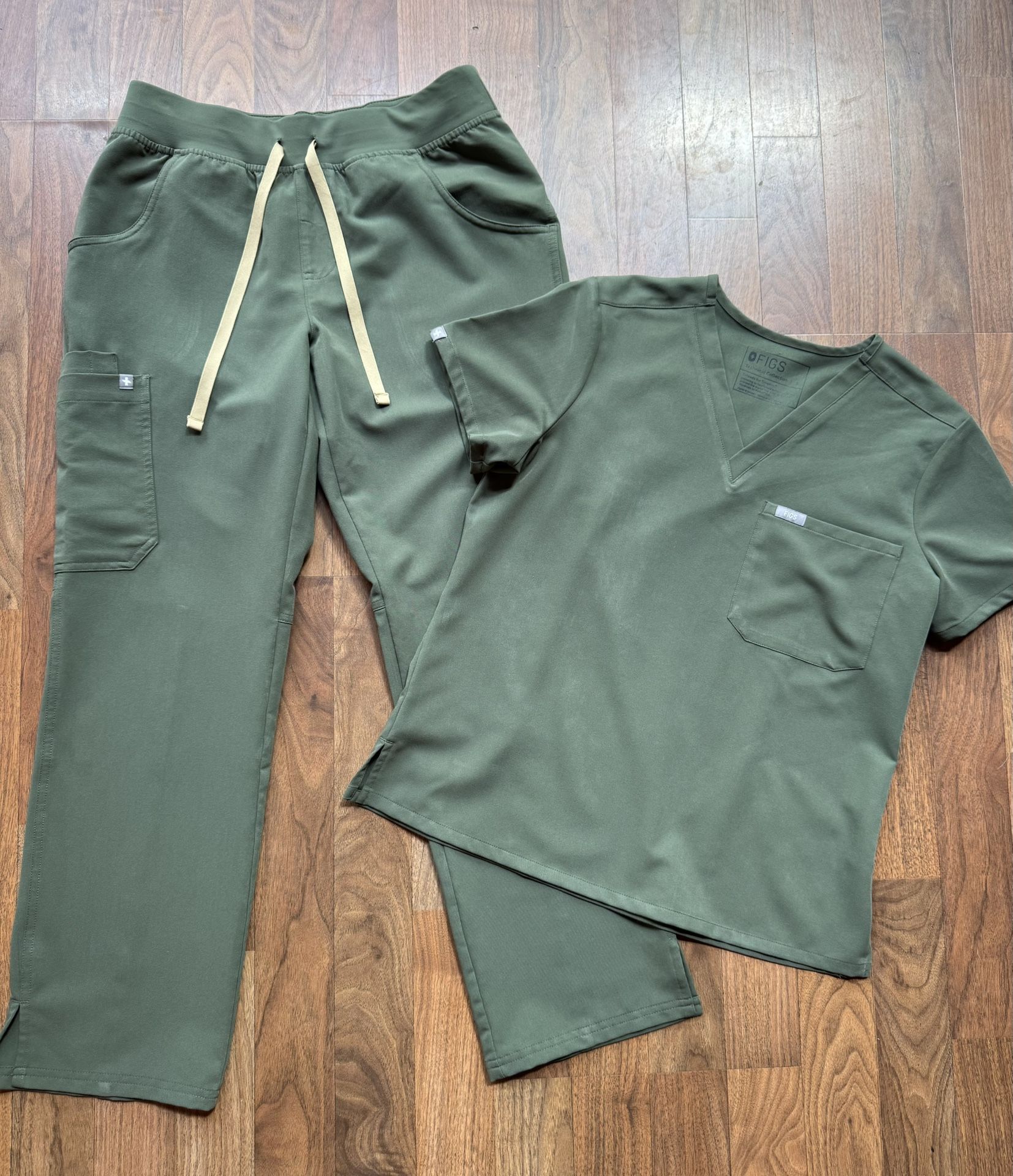 Figs Technical Collection Threads for Thread Shirt & Pants Scrubs Green Sz Small