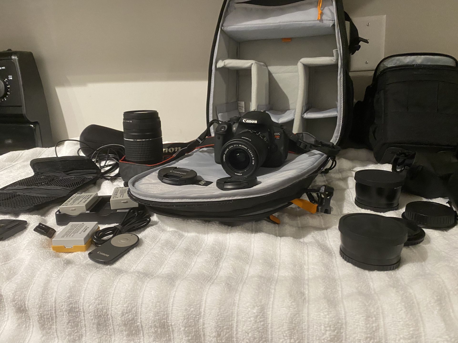 Canon Eos Rebel T5i BUNDLE