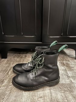 Solovair Black Greasy 8-Eye Derby Boots