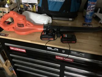 Black An Decker Blower