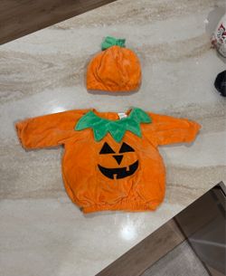 Pumpkin costume with beanie 6 to 12 months
