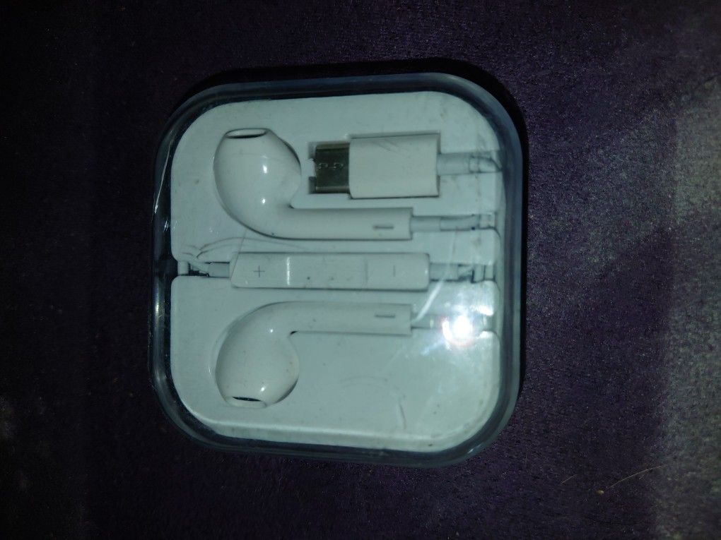 Iphone Type C Wired Earbuds(replica)