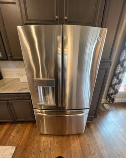 GE REFRIGERATOR