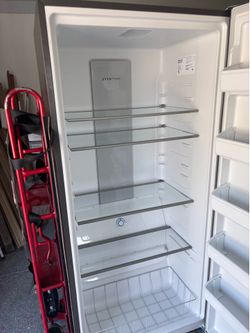 Frigidaire 32.6 in. 20 cu. ft. Frost Free Defrost, Garage Ready Upright Freezer in Carbon