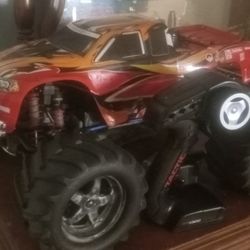 Traxxas Gas Monster Truck  