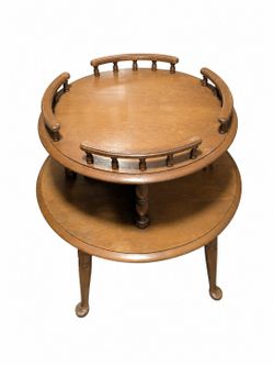 Flint Ridge Colonial Maple Table