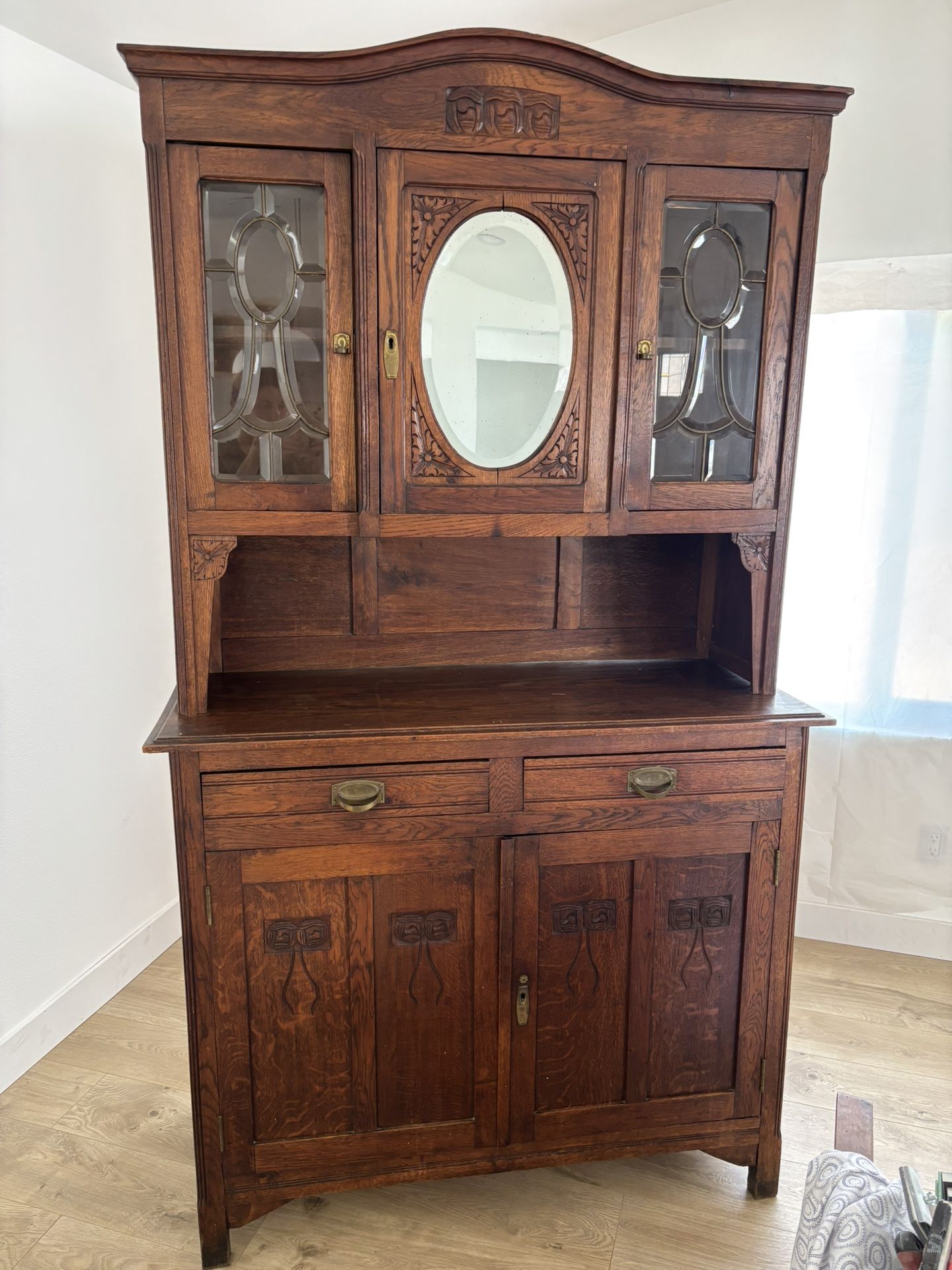 Antique Hutch / Cabinet / Sideboard / Buffet