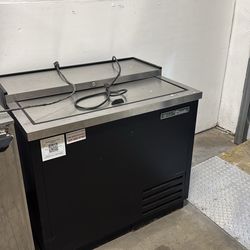 Refrigerated Bottle Cooler