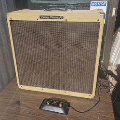 The Peavey Classic 50/410 50-Watt 4x10 Guitar Combo is a powerful and versatile amplifier designed for classical guitar players. Made in the USA, this
