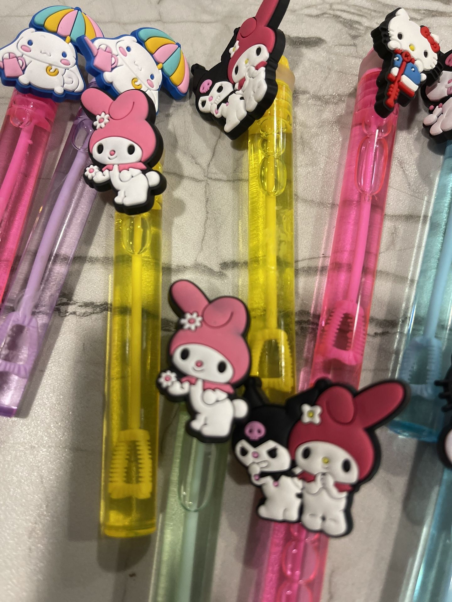 17pcs Hello Kitty Bubbles 