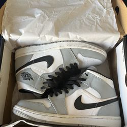 Air Jordan 1 Mid Smokey Light Grey 7y