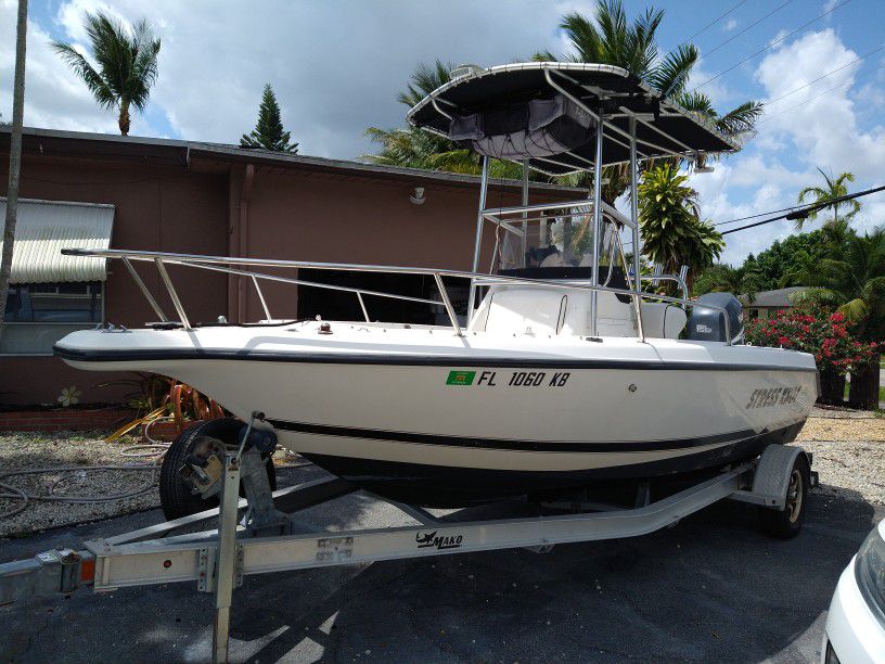 20 Foot Center Console Boat with Yama 150  Four Stroke And Alum TRAILER