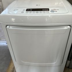 LG 7.3 Cu. Ft. Ultra Large Capacity Front Control Gas Dryer