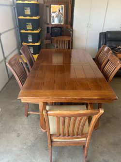 Oak dining room table