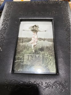 Photo Album & storage  holds 300  4x6  photos.