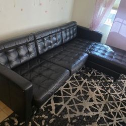 Beautiful Black Leather 2pc Section 