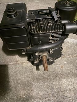 - BRAND NEW / NOS Vintage 1988 Briggs & Stratton 8HP Engine - BRAND NEW / NOS