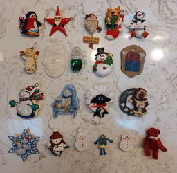 Christmas Holiday Festive Pins Brooches Jewelery Collection (20)